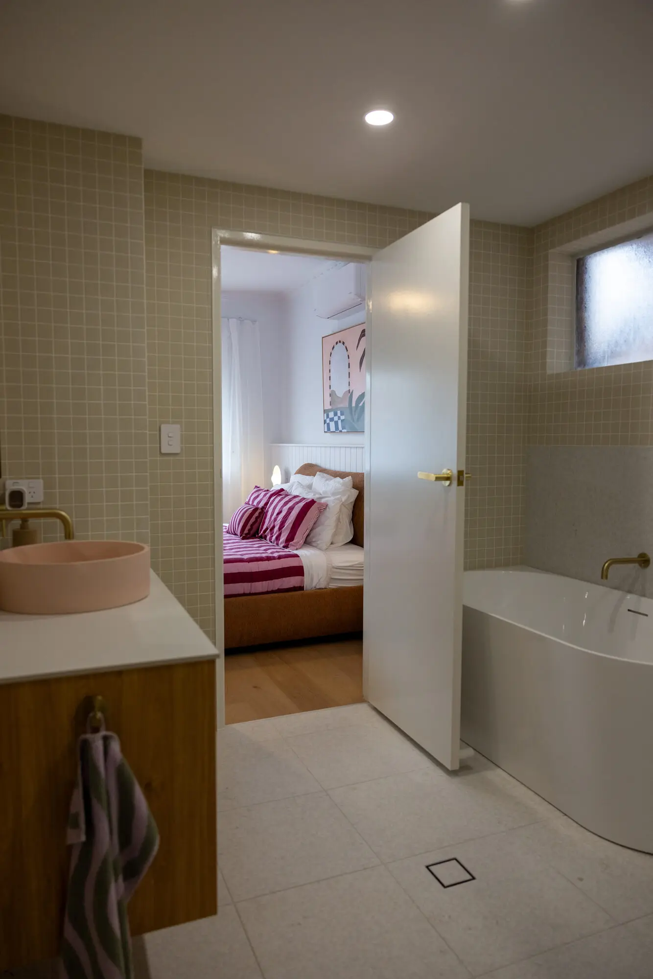 Henley Beach full renovation — photo 3 of 8